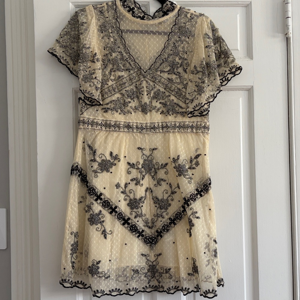 Zara Beige Lace Mini Dress with Black Embroidery